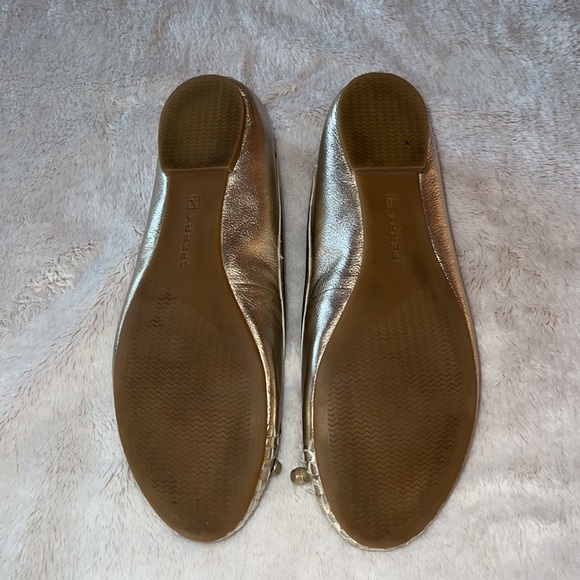 Sperry top slider gold leather size 6.5 slippers - Picture 3 of 7